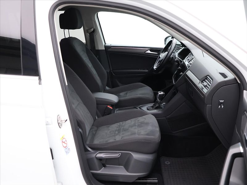 Volkswagen Tiguan Allspace 2,0 TDI - fotka 13 z 31