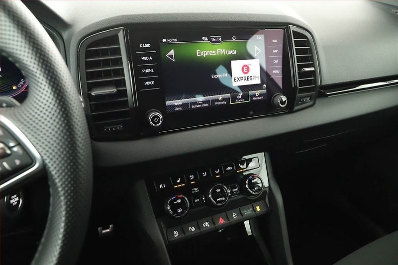 Škoda Karoq (2024) 2.0 TDI, Sportline, Navigace - fotka 9 z 16