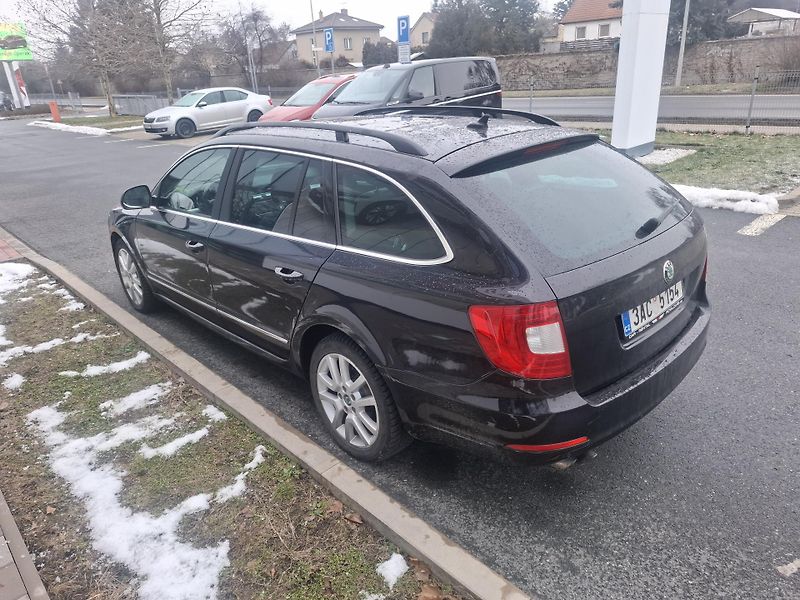 Škoda Superb (2011) II,2.0 TDI,125kW,1 maj - fotka 3 z 19