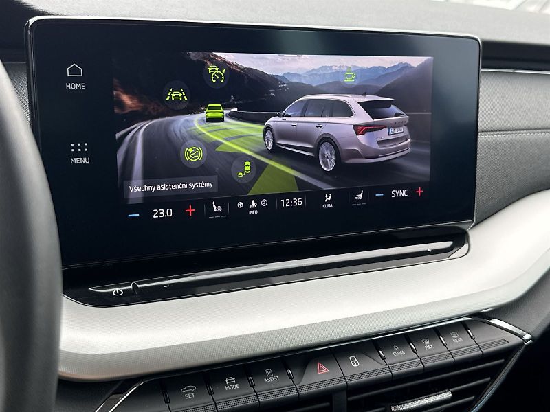 Škoda Octavia (2023) Combi 1.5 TSI M-HEV DSG Style - fotka 23 z 32