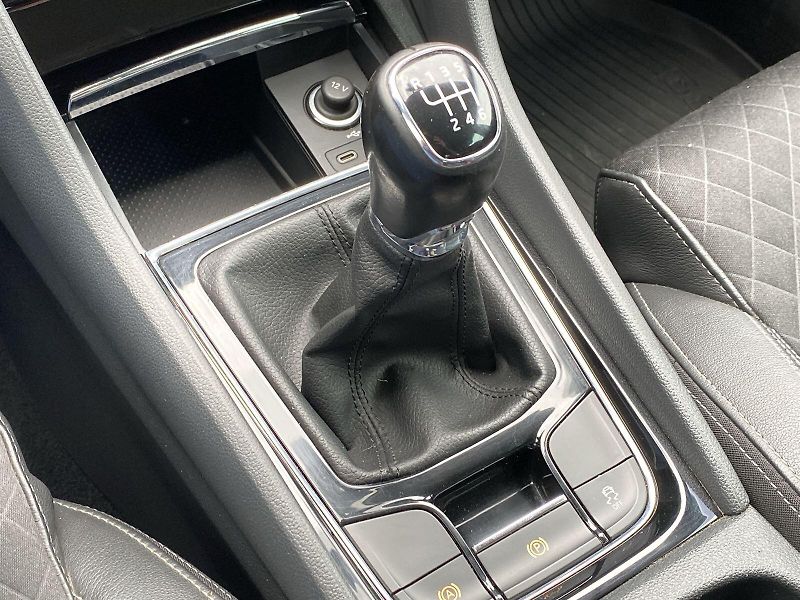 Škoda Karoq (2021) 2.0 TDI Style+ - fotka 30 z 38