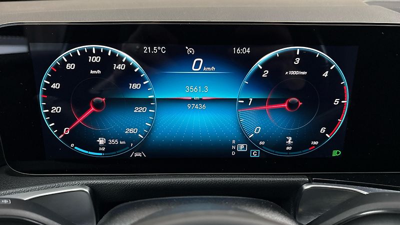 Mercedes-Benz GLB 200d AUT 4MATIC - fotka 10 z 30
