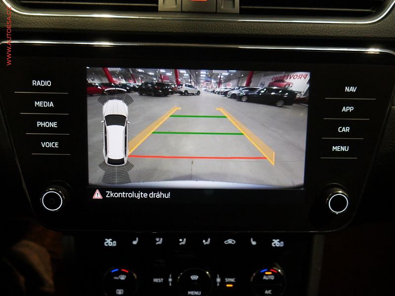 Škoda Superb (2018) 2.0TDi 4x4, ČR, DSG, bixen - fotka 17 z 23