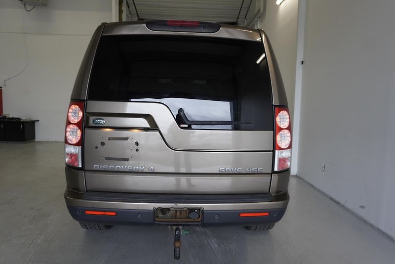 Land Rover Discovery DISCOVERY 4  3,0D SDV6 HSE 4WD - fotka 6 z 34