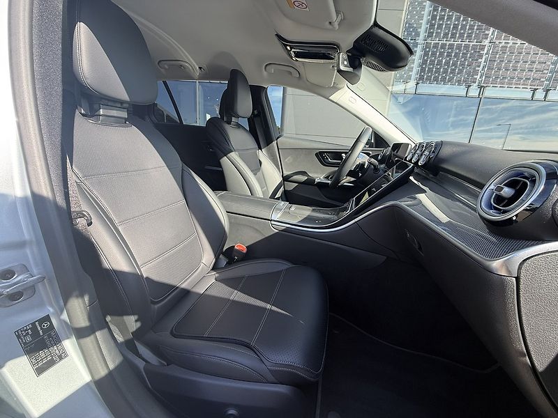 Mercedes-Benz Třídy C (2025) 220 d 4MATIC kombi - fotka 32 z 40