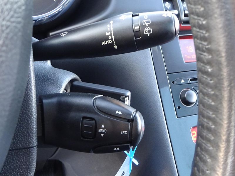 Peugeot 3008 1,6 VTi 88kW Panorama - fotka 26 z 32