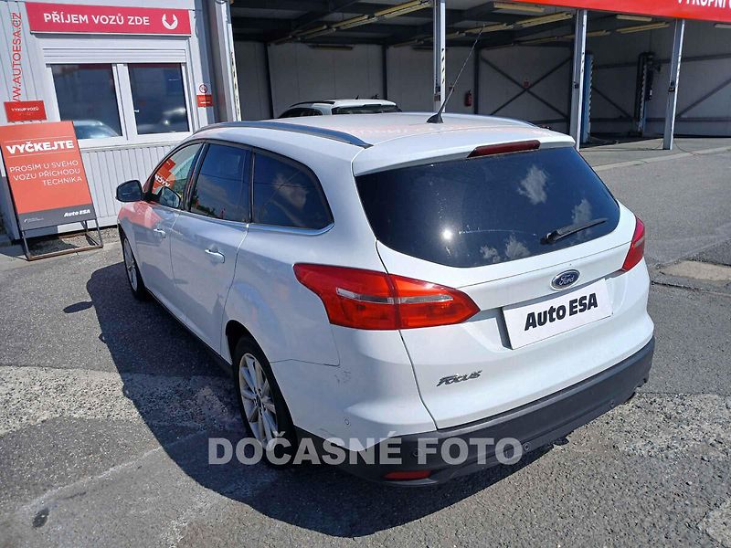 Ford Focus (2016) 2.0 TDCI, ČR, AT, bixen - fotka 2 z 3
