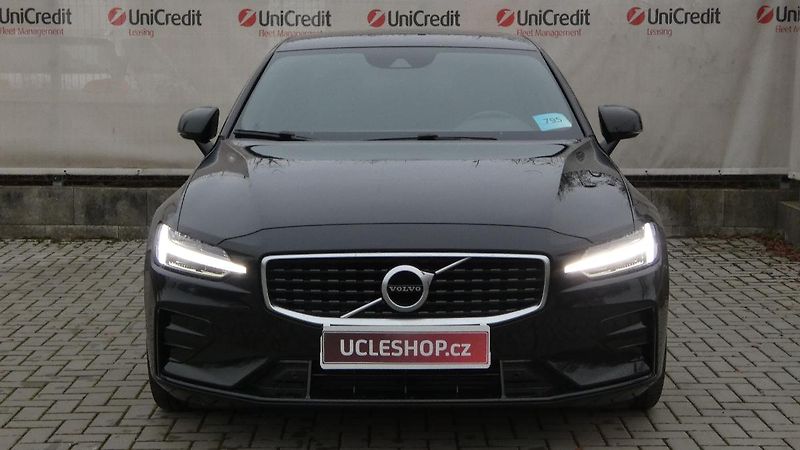 Volvo S60 T4 FWD R-Design - fotka 2 z 21