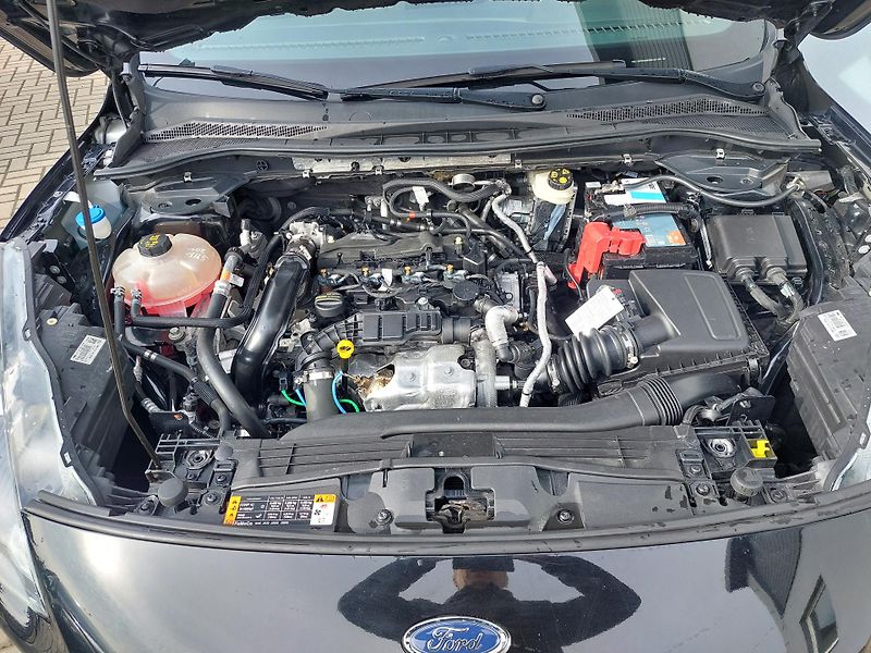 Ford Kuga (2021) III. TDCi ST Line  88kW - fotka 38 z 45