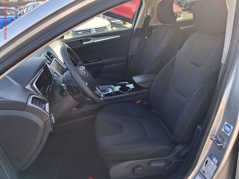 Ford Mondeo (2015) 2.0 TDCi 4x4, ČR, AT, LED - fotka 9 z 18