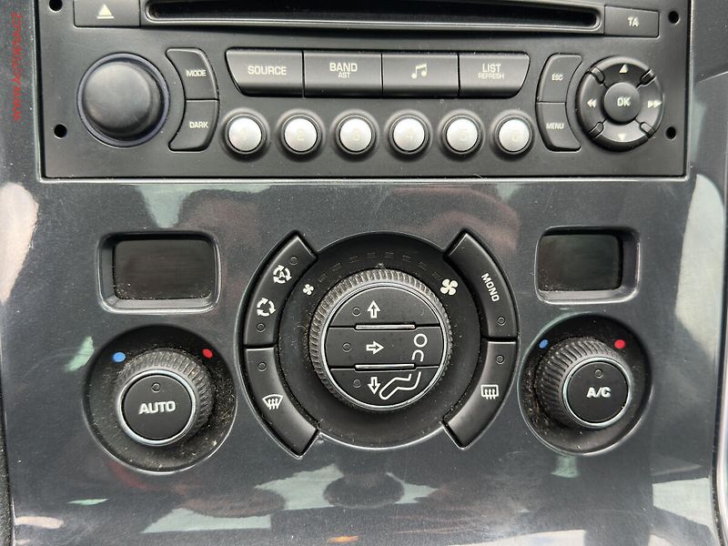 Peugeot 3008 (2012) 1.6HDi, Panorama, TZ - fotka 16 z 20