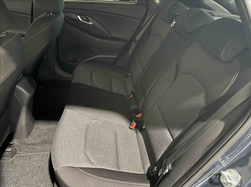 Hyundai i30 1,0 T-GDI SMART AT - fotka 15 z 19