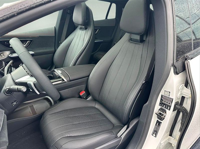Mercedes-Benz EQE (2025) 350 4MATIC Electric Art Editio - fotka 10 z 14