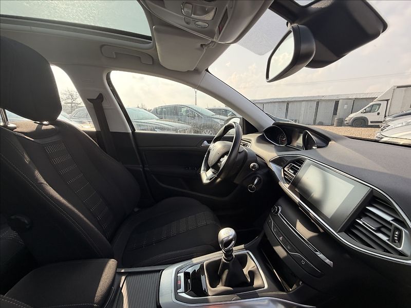 Peugeot 308 2,0 HDI 110kW PANORAMA - fotka 22 z 22