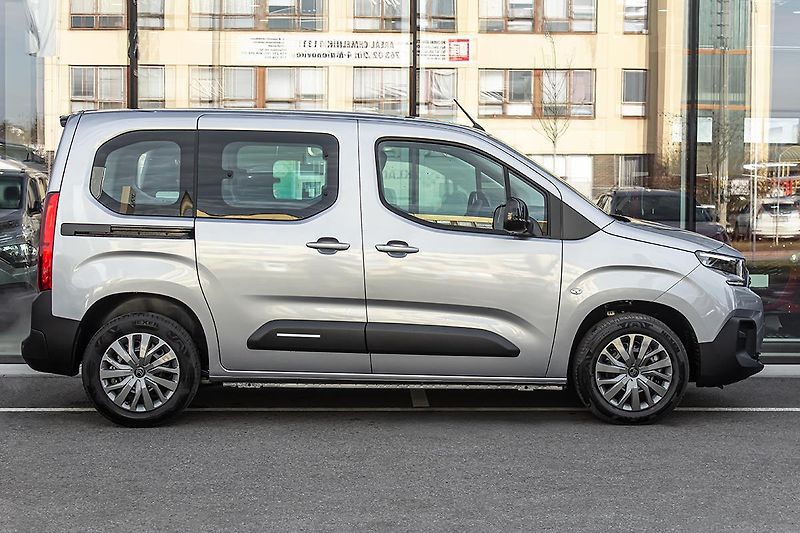 Citroën Berlingo (2026) 1,2 PLUS benzín 110k + ZIMA - fotka 5 z 23