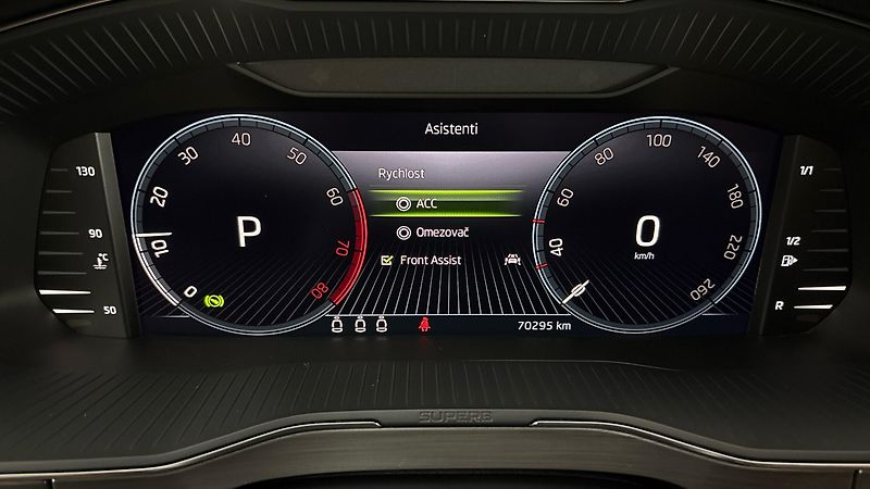 Škoda Superb 2.0 TSI DSG 4x4 Scout Combi - fotka 10 z 32
