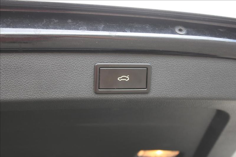 Škoda Superb 2,0 TDi  L&K, 140KW, DSG, ČR - fotka 18 z 46