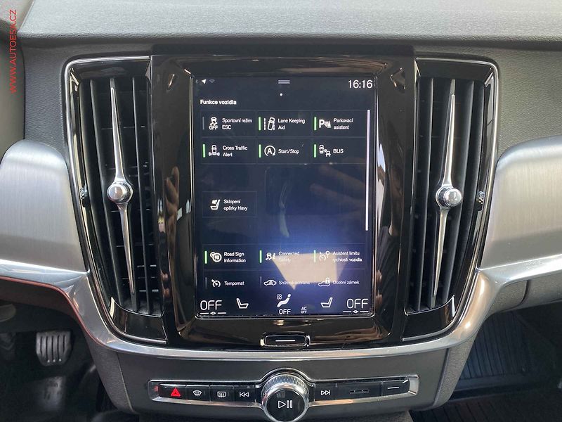 Volvo V90 (2018) 2.0d3, LED, světla - fotka 20 z 21