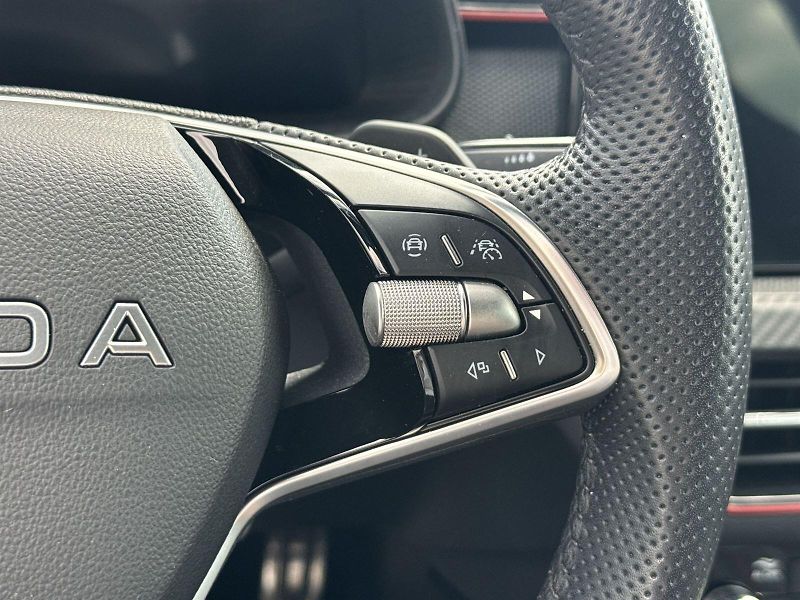 Škoda Kamiq (2025) 1.5 TSI DSG Monte Carlo - fotka 15 z 34