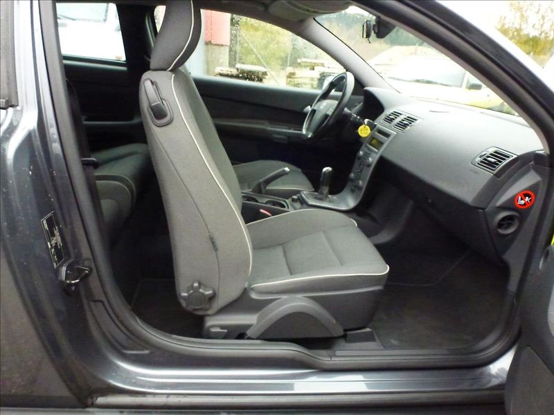 Volvo C30 2,0 i 16V Titanium Grey - fotka 30 z 62