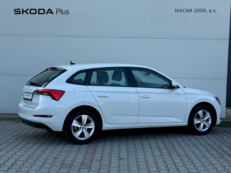 Škoda Scala (2022) 1.0 TSI 81 kW Ambition Plus - fotka 2 z 23