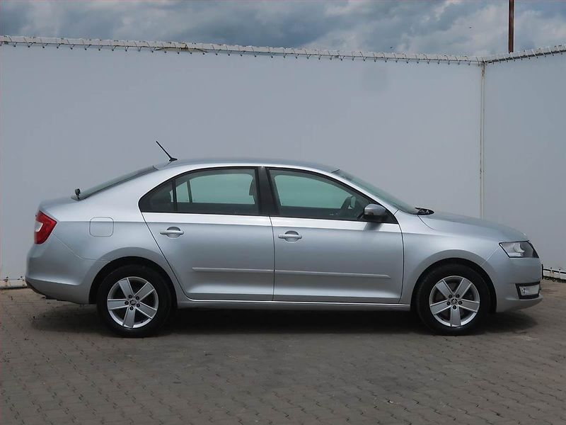 Škoda Rapid (2016) Ambition 1.2 TSI, Serv.kniha - fotka 6 z 16