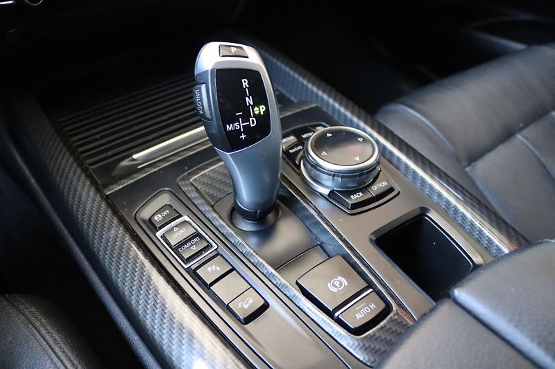 BMW X5 XDRIVE 30D F15 190kW - fotka 32 z 50