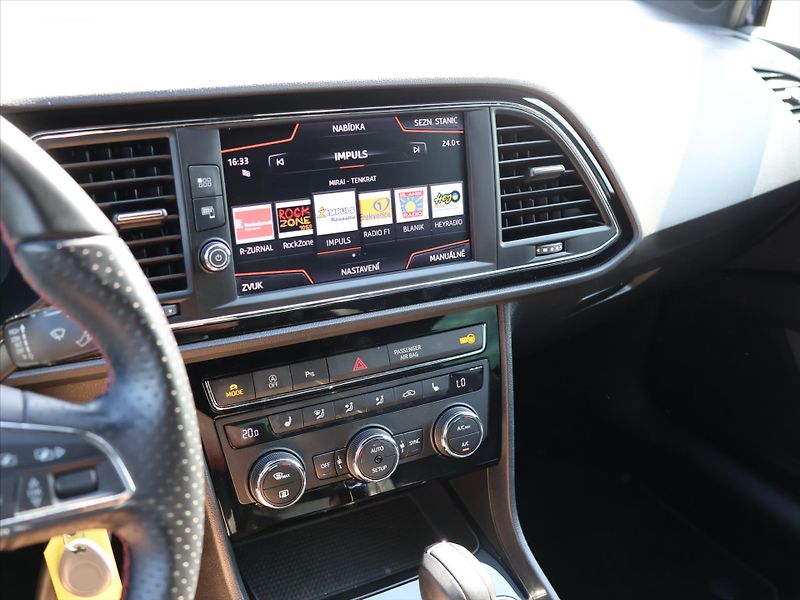 Seat Leon FR 1,8 TSI 132kW DSG CZ - fotka 21 z 34