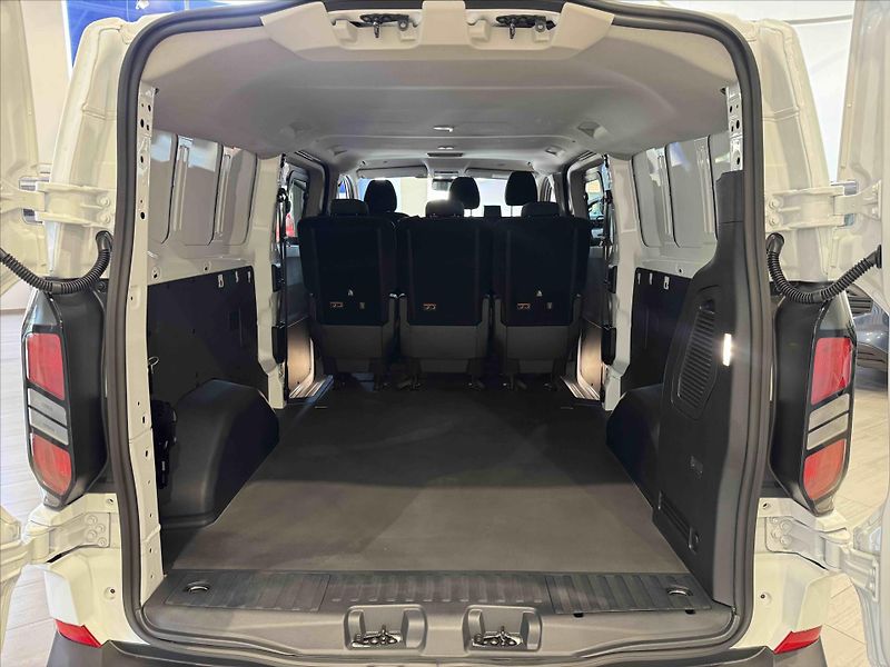 Ford Transit Custom (2026) 2,0 Kombi Van Trend 320 L2  Ec - fotka 15 z 16