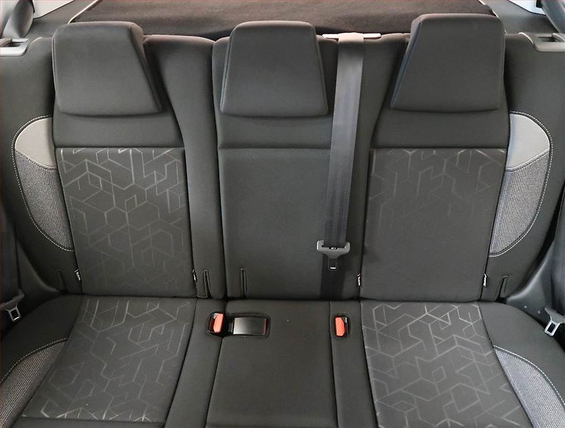 Peugeot 2008 (2019) Active 1.2 PureTech, Tempomat - fotka 10 z 15