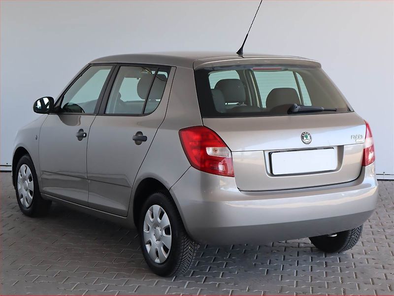 Škoda Fabia (2009) 1.2, po STK, v dobrém stavu - fotka 4 z 13