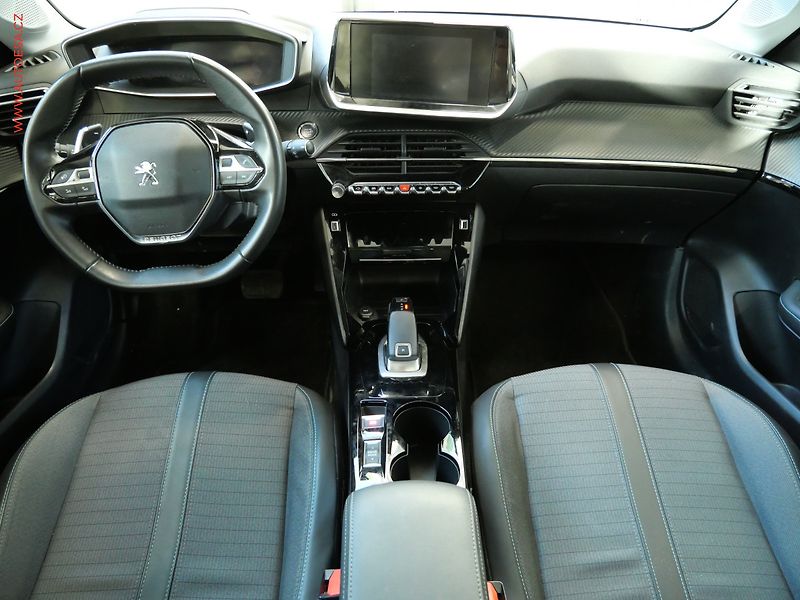 Peugeot 208 (2019) 1.2 PT, Allure, AT, kamera - fotka 8 z 19