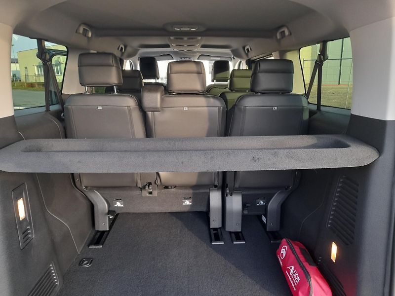 Citroën SpaceTourer (2026) SHINE L3 2,2 BlueHDi 180 EAT8 - fotka 15 z 31