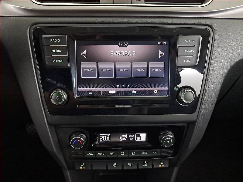 Škoda Rapid (2019) Spaceback 1.0 TSI, Automat - fotka 12 z 17
