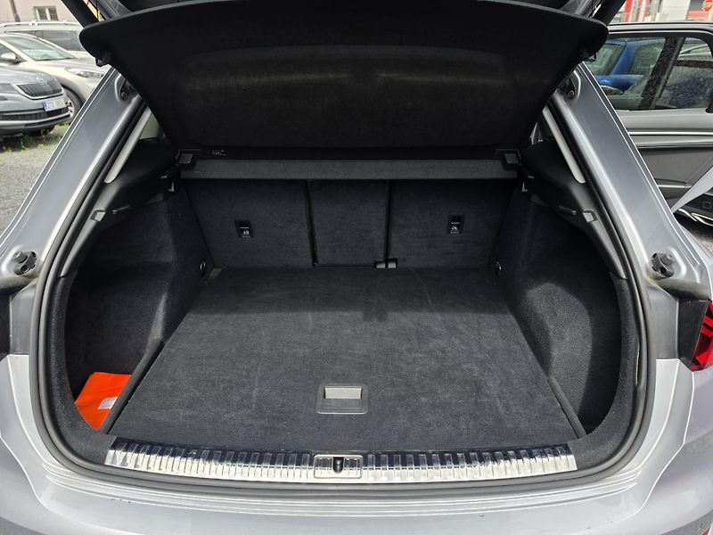 Audi Q3 2.0 40TFSI 4x4 Led S-Tronic  - fotka 14 z 18