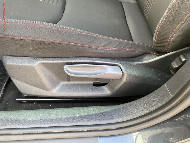 Seat Arona (2019) 1.5 TSi, FR, LED, navi - fotka 14 z 19