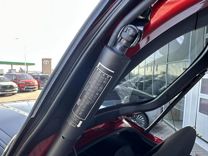 Toyota C-HR (2026) 2.0 PHEV - GR SPORT  - fotka 23 z 27