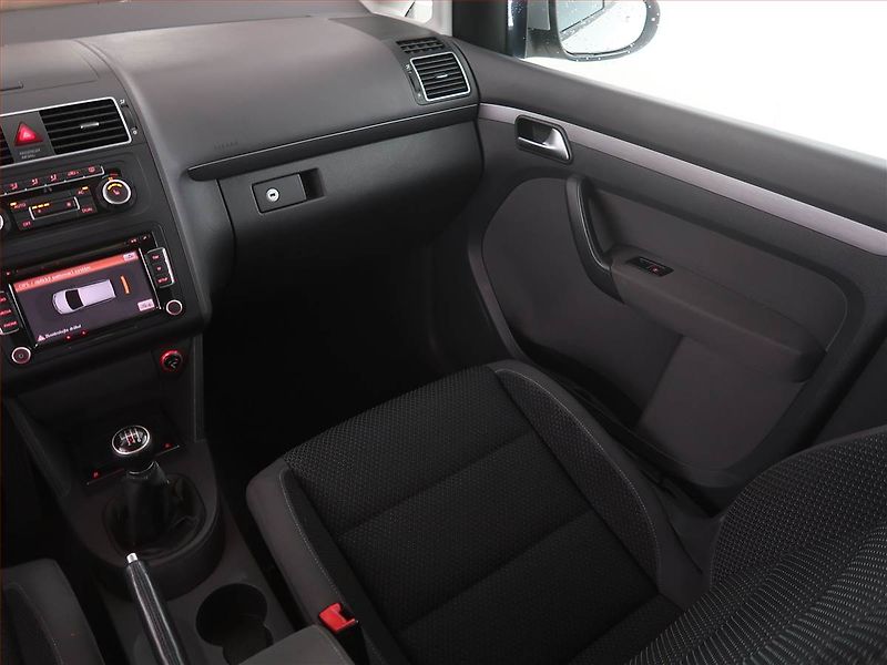 Volkswagen Touran (2012) Comfortline 1.4 TSI, 7 míst - fotka 8 z 22