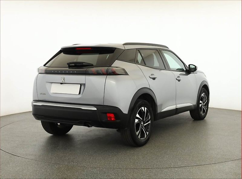 Peugeot 2008 (2021) 1.2 PureTech, Serv.kniha, Kůže - fotka 5 z 19