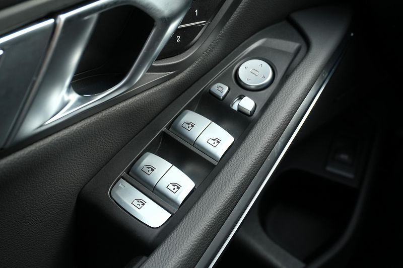 BMW Řada 3 M340i xD,Tažné, H/K, 360°, ACC - fotka 28 z 36