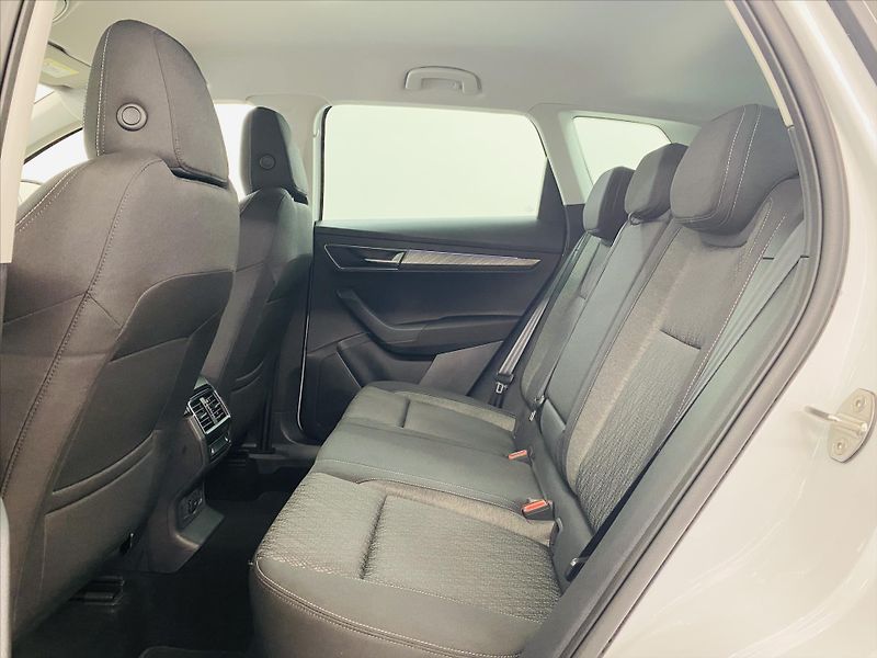 Škoda Karoq 1,5 TSI 110kW Top Selection - fotka 6 z 27
