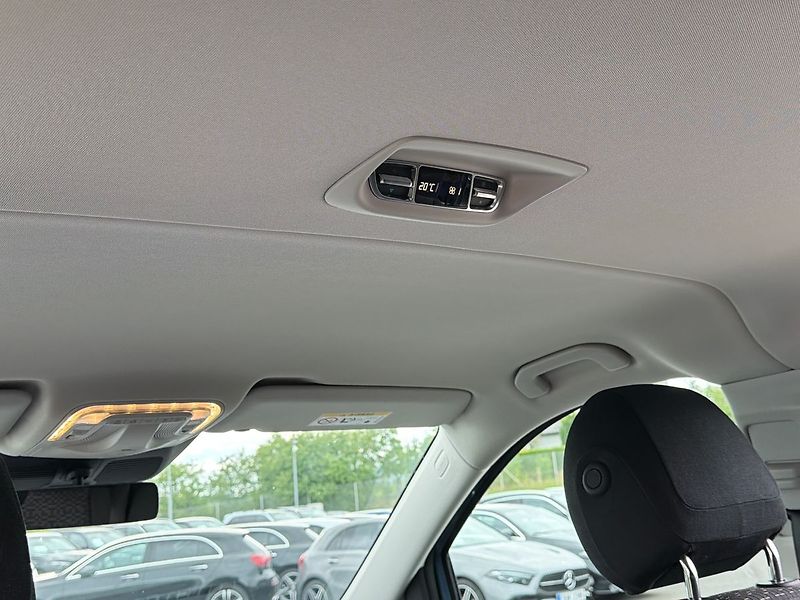 Mercedes-Benz Vito 114 CDI Tourer Select  L RWD - fotka 29 z 35