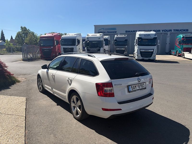 Škoda Octavia 2,0 110kW kombi - fotka 5 z 20
