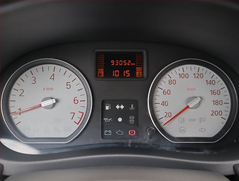 Dacia Sandero (2011) 1.6 MPI - fotka 11 z 14