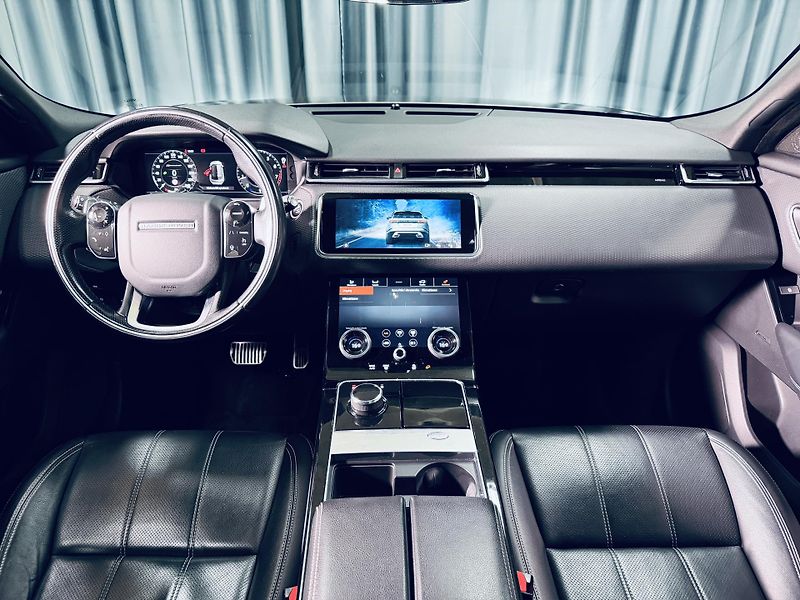 Land Rover Range Rover Velar (2018) P250*R-DYNAMIC*AWD* - fotka 34 z 39