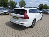 Volvo V60 2,0 D 145kW Momentum mHEV AUT - náhled 8