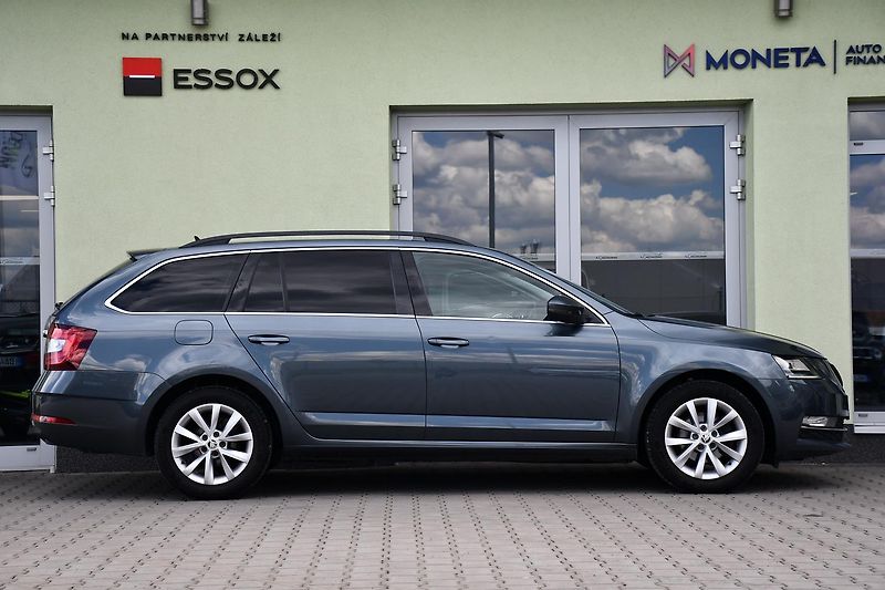 Škoda Octavia 2.0TDi STYLE VIRTUAL ACC ČR - fotka 6 z 54