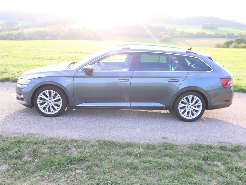 Škoda Superb 2,0 TDI DSG L&K CZ DPH - fotka 4 z 22