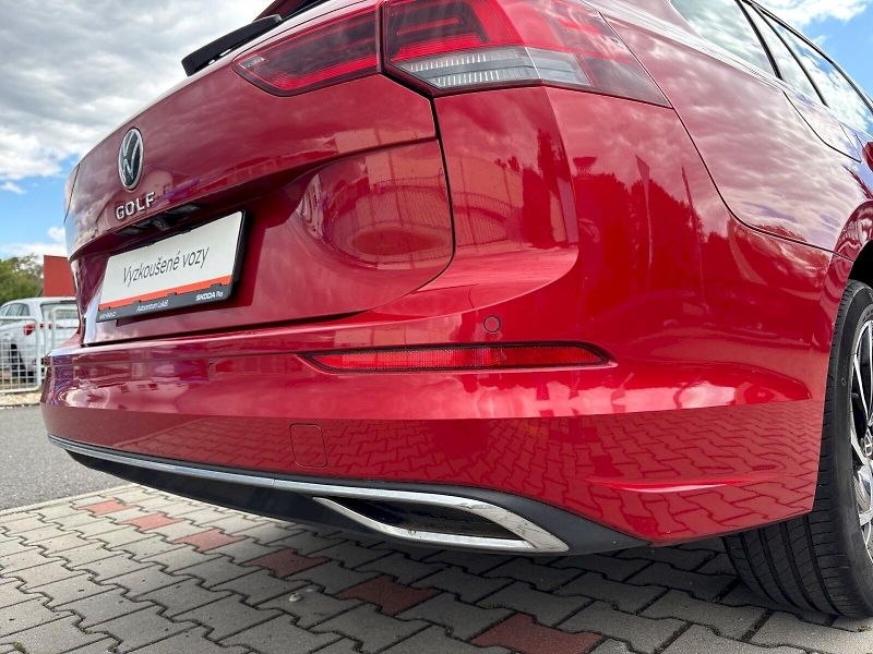 Volkswagen Golf (2022) VARIANT STYLE 1,5 TSI 6G - fotka 9 z 28