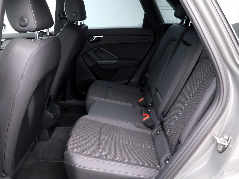 Audi Q3 2,0 35TDI  S-tronic CZ S-line - fotka 15 z 39